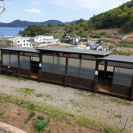 Tongyeong Yehyang Pension Exterior foto