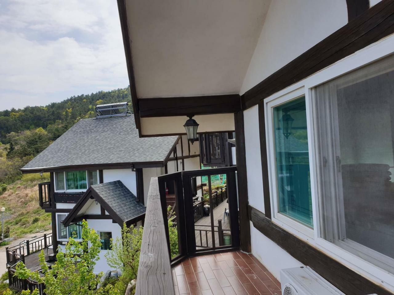 Tongyeong Yehyang Pension Exterior foto